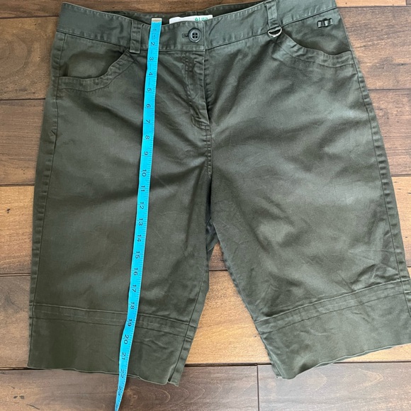 Classic Cotton Golf Shorts - Picture 4 of 6